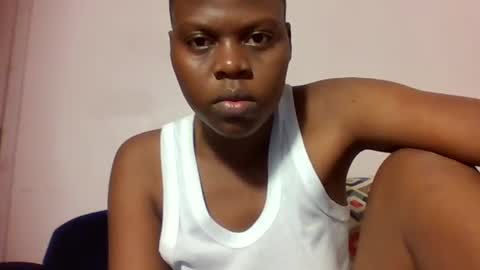 Snapshot of pretty_ebony23 chatting on June 15, 7:27 pm chocolatebby90 online show from June 15, 7:27 pm