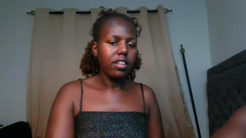 pretty_empress online show from August 4, 7:27 pm