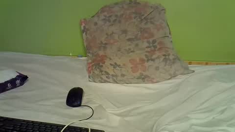 Snapshot of pretty_g2 chatting on October 18, 6:41 pm pretty_g2 online show from October 18, 6:41 pm