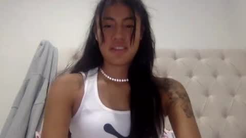 Snapshot of pretty_girl828687 chatting on August 5, 6:55 pm pretty_girl828687 online show from August 5, 6:55 pm