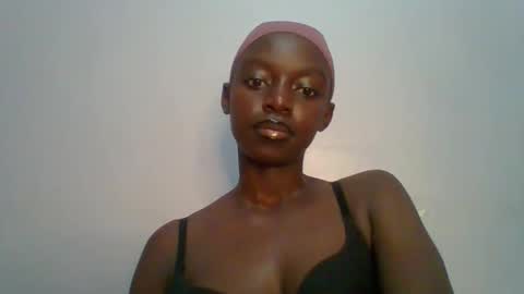 Snapshot of pretty_hearts chatting on February 25, 4:49 pm Shillah online show from February 25, 4:49 pm