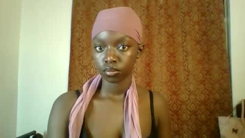 Snapshot of pretty_hearts chatting on March 1, 2:46 am Shillah online show from March 1, 2:46 am