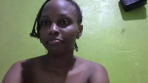 Snapshot of pretty_hotbaby chatting on November 10, 9:36 pm pretty_hotbaby online show from November 10, 9:36 pm