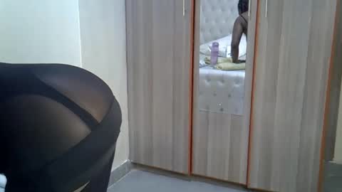 pretty_lida online show from December 15, 8:24 pm