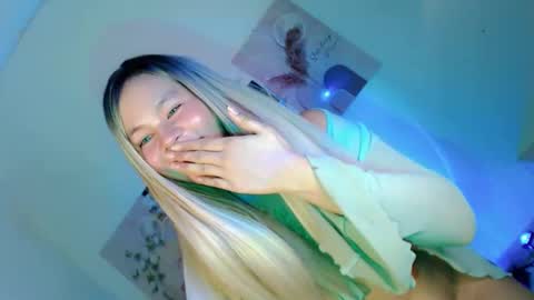 Flor online show from November 10, 4:44 am