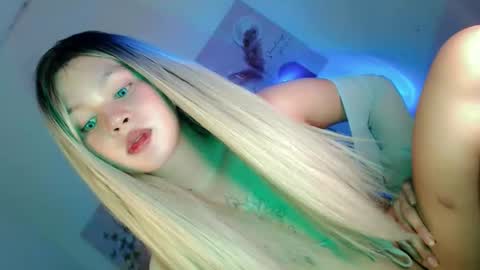 Flor online show from November 13, 5:50 am