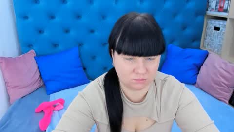 pretty_malika online show from December 2, 4:18 am