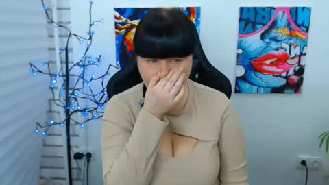 pretty_malika online show from December 3, 3:36 am