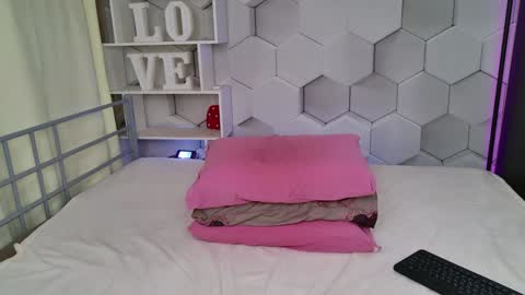 Snapshot of pretty_marta chatting on December 27, 9:50 am Pretty Marta online show from December 27, 9:50 am