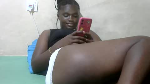 pretty_melan online show from March 15, 5:19 pm