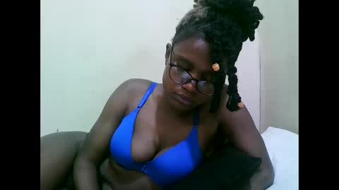 Snapshot of pretty_mellan chatting on January 26, 10:34 am pretty_mellan online show from January 26, 10:34 am