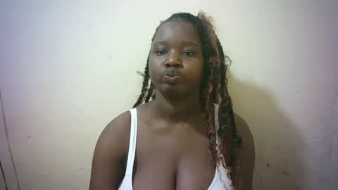 Snapshot of pretty_milan chatting on July 16, 9:48 am pretty_milan online show from July 16, 9:48 am