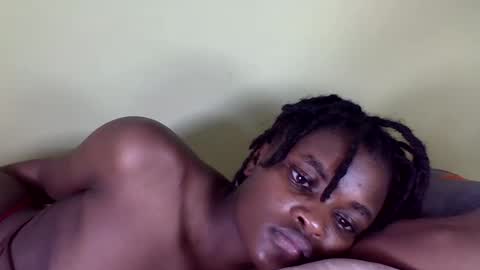 pretty_miya online show from December 19, 2:23 am