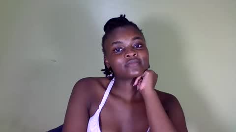 pretty_miya online show from January 2, 8:46 pm