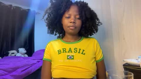 Pretty peaches online show from March 10, 1:21 am