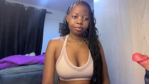 Pretty peaches online show from March 20, 3:22 am