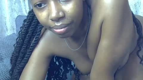 Snapshot of pretty_petite24 chatting on June 20, 10:23 pm pretty_petite24 online show from June 20, 10:23 pm