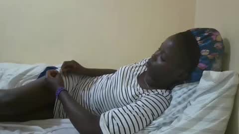 pretty_petite_ebony online show from January 12, 9:29 pm