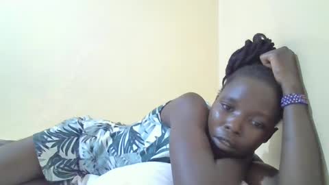 pretty_petite_ebony online show from February 12, 9:11 pm