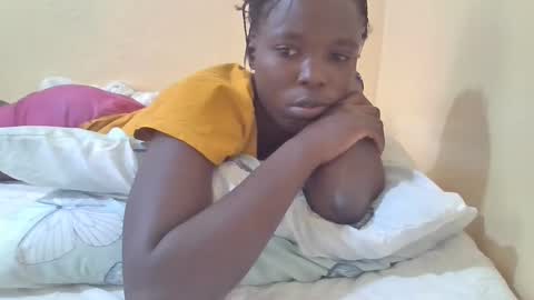 pretty_petite_ebony online show from March 7, 8:13 am