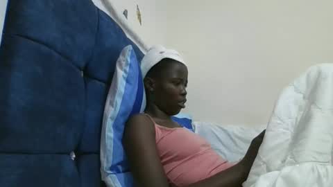 pretty_petite_ebony online show from December 23, 2:31 am