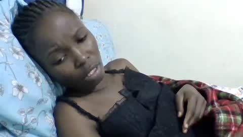 pretty_petite_ebony online show from June 22, 9:56 pm