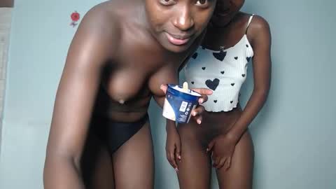 pretty_petitebody online show from September 20, 6:31 pm