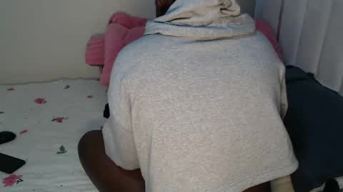 Essy online show from December 15, 1:32 am