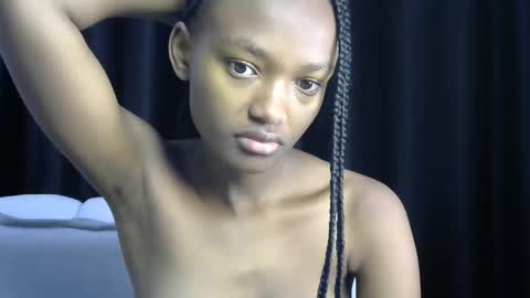 Snapshot of pretty_queennie chatting on June 5, 1:23 am Pretty doll online show from June 5, 1:23 am