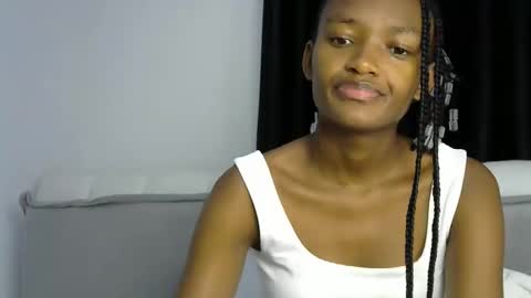 Snapshot of pretty_queennie chatting on June 6, 5:39 pm Pretty doll online show from June 6, 5:39 pm