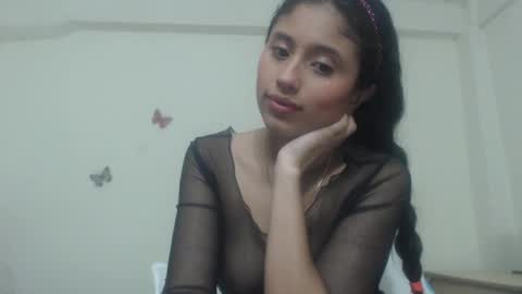 Snapshot of pretty_rose_ chatting on March 2, 8:27 am Rose online show from March 2, 8:27 am