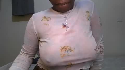 pretty_shila online show from October 15, 2:50 pm