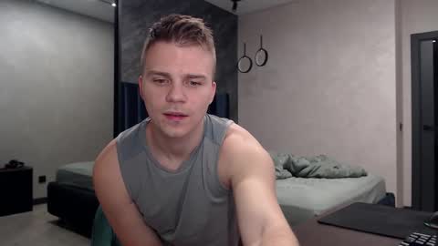 Snapshot of pretty_sweety chatting on November 30, 3:38 pm Justin online show from November 30, 3:38 pm