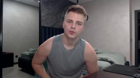 Snapshot of pretty_sweety chatting on December 1, 4:12 pm Justin online show from December 1, 4:12 pm