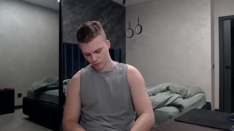 Snapshot of pretty_sweety chatting on December 2, 5:08 pm Justin online show from December 2, 5:08 pm