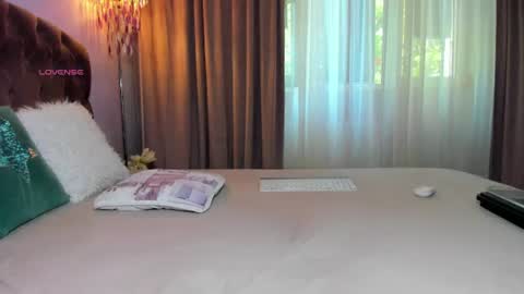 Snapshot of prettyadoraa chatting on June 19, 5:45 am Adora online show from June 19, 5:45 am
