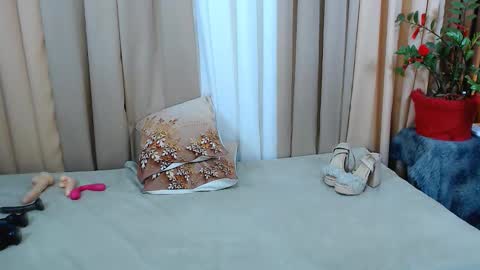 prettyakhira online show from February 3, 10:00 pm