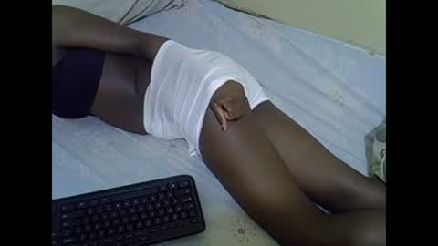 prettyalma online show from December 28, 9:08 pm