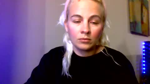 Snapshot of prettybabypetite chatting on April 20, 2:03 am Missy Jack online show from April 20, 2:03 am