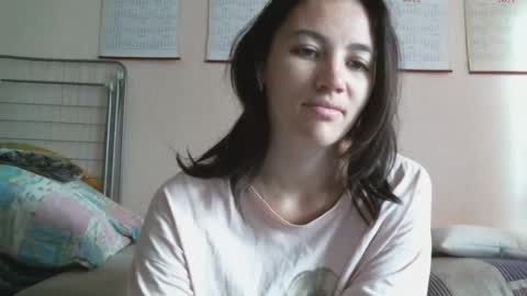 Snapshot of prettybella_7 chatting on September 21, 4:47 am Bella online show from September 21, 4:47 am