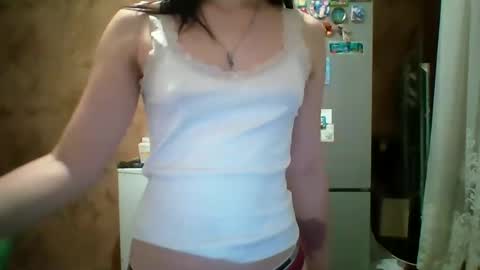 Bella online show from May 18, 8:47 pm