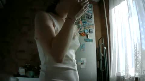 Bella online show from May 19, 3:46 am