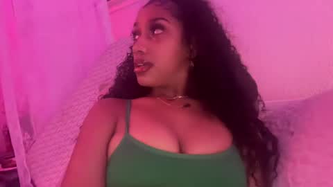 Snapshot of prettyblackgal chatting on July 18, 7:56 am prettyblackgal online show from July 18, 7:56 am