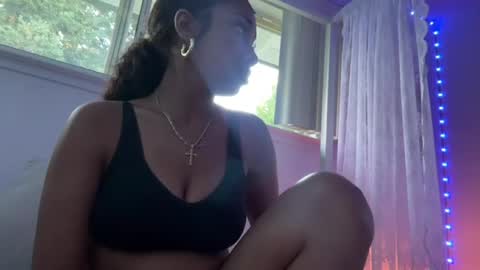 Snapshot of prettyblackgal chatting on July 25, 2:42 am prettyblackgal online show from July 25, 2:42 am