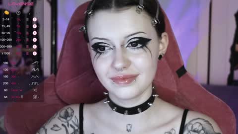 Violet online show from December 10, 2:28 pm