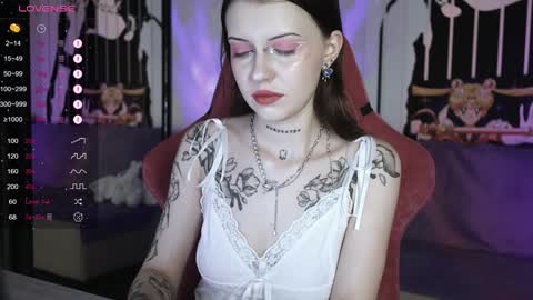 Violet online show from December 13, 9:57 am