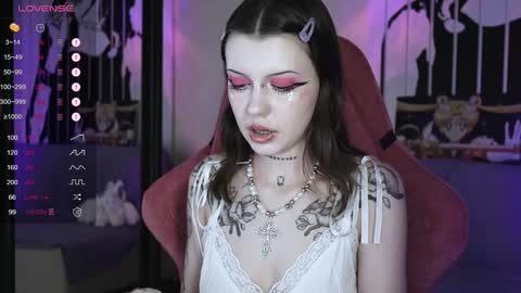 Violet online show from January 4, 3:07 pm