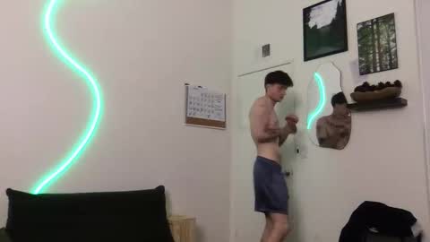 pretty boy online show from October 29, 3:09 am