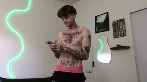 pretty boy online show from November 18, 7:40 pm