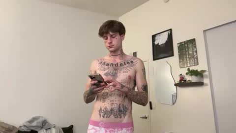 Snapshot of prettyboyszn chatting on June 8, 4:46 am pretty boy online show from June 8, 4:46 am